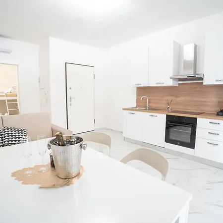 The Siva - Via Volta, 165 Apartment